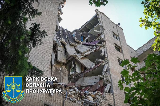 Криминал Харьков: прокуроры фиксируют последствия обстрелов Роганской ОТГ